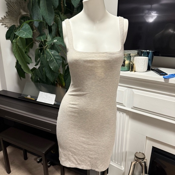 Reformation ribbed Dress - Picture 1 of 7
